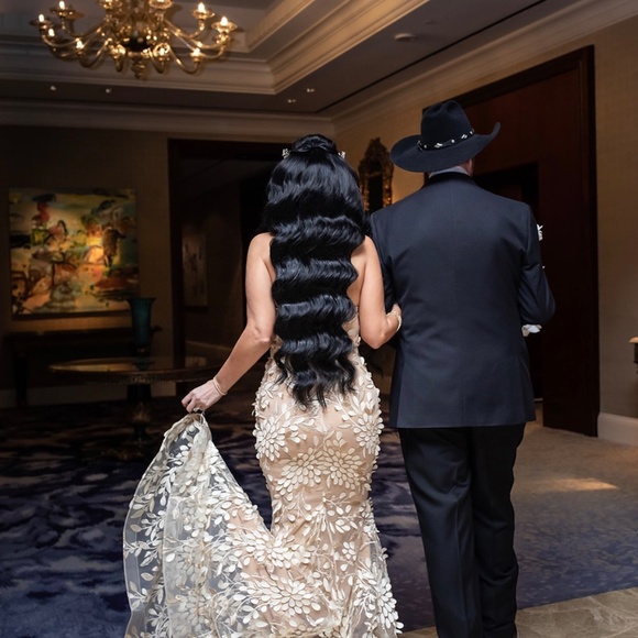 Wedding Gown - Picture 3 of 5